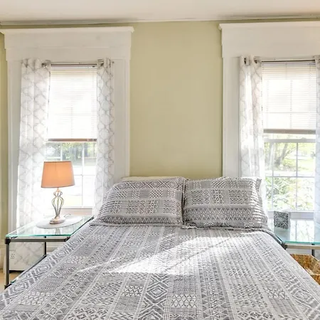 Kennebunk Apartment With Local Beach Access!